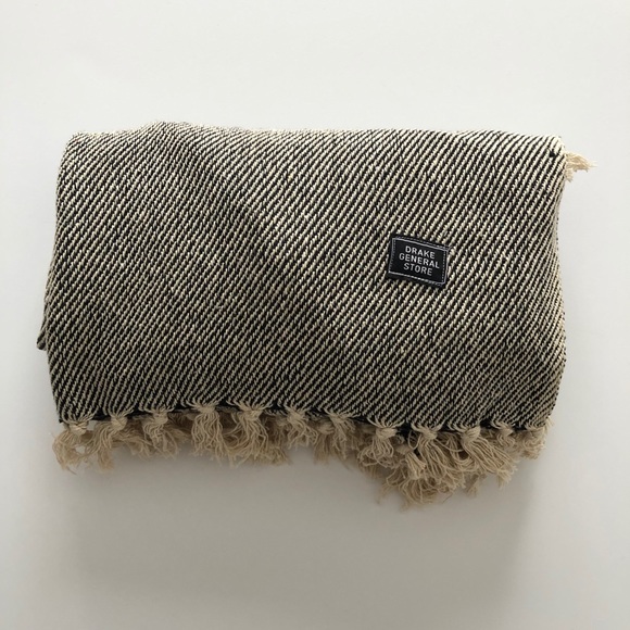 Drake General Store Hillside Throw Blanket - Picture 3 of 3